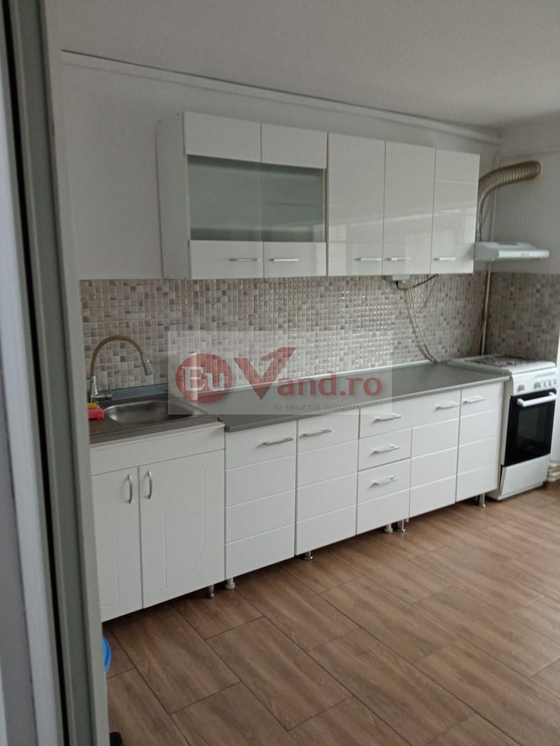 De inchiriat apartament cu 3 camere ICF, langa Scoala nr. 12, parter, 500 E - foto 8