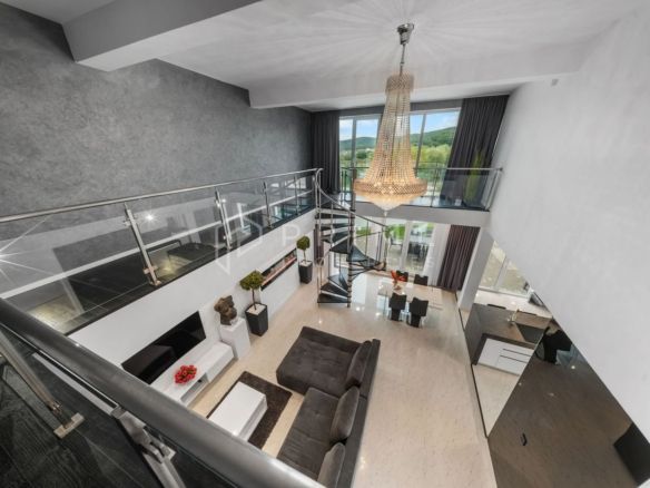 Vilă exclusivistă cu arhitectură și mobilier de designer I Livezeni - Imagine principala