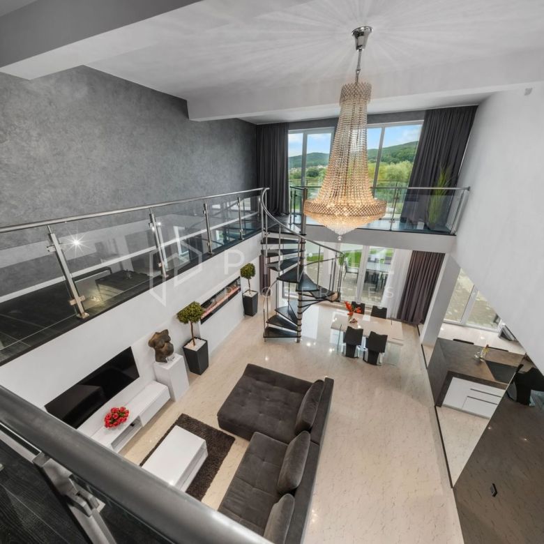 Vilă exclusivistă cu arhitectură și mobilier de designer I Livezeni - Imagine principala