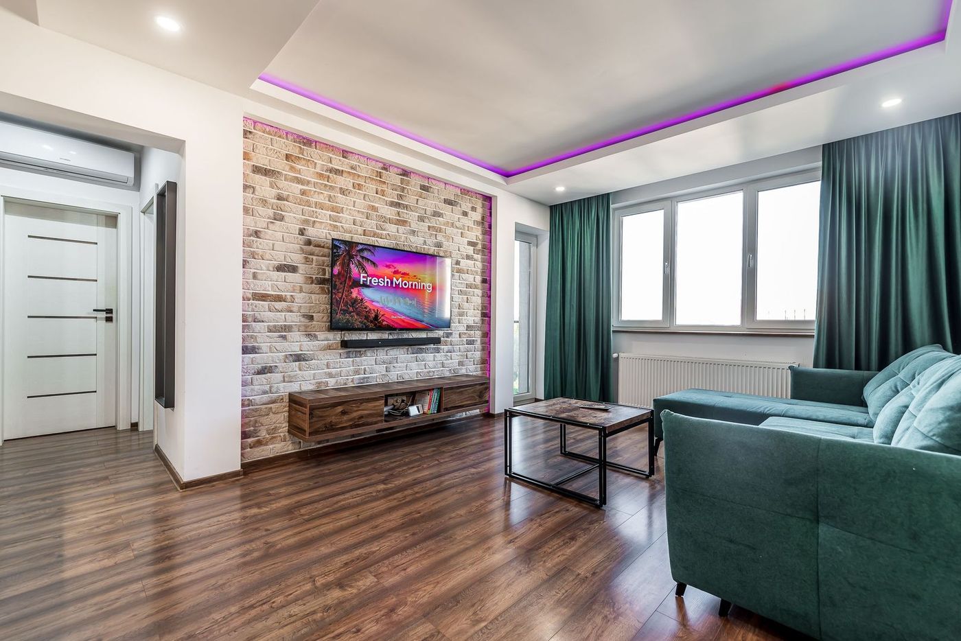 La câtiva pași de mal | 2 camere, 52 mp utili, bloc nou cu lift - Imagine principala