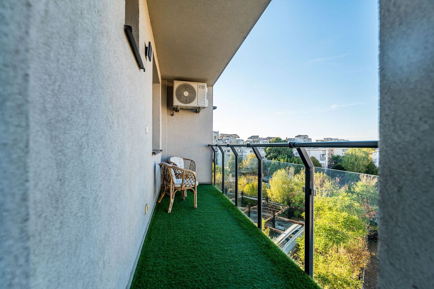 La câtiva pași de mal | 2 camere, 52 mp utili, bloc nou cu lift - foto 6