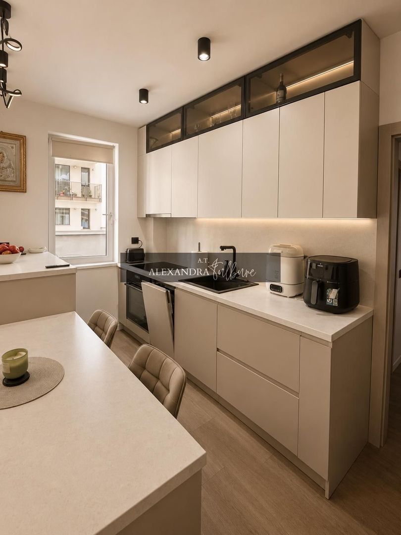 Apartament 3 camere, 2 bai, 75 mp, terasa 82 mp, garaj - foto 2