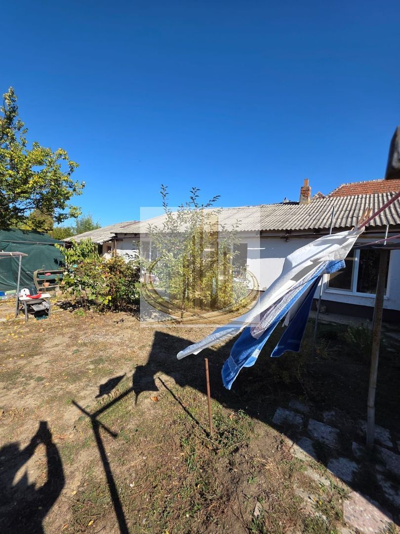 Casa de vânzare 4 camere 409mp Ronat - Imagine principala