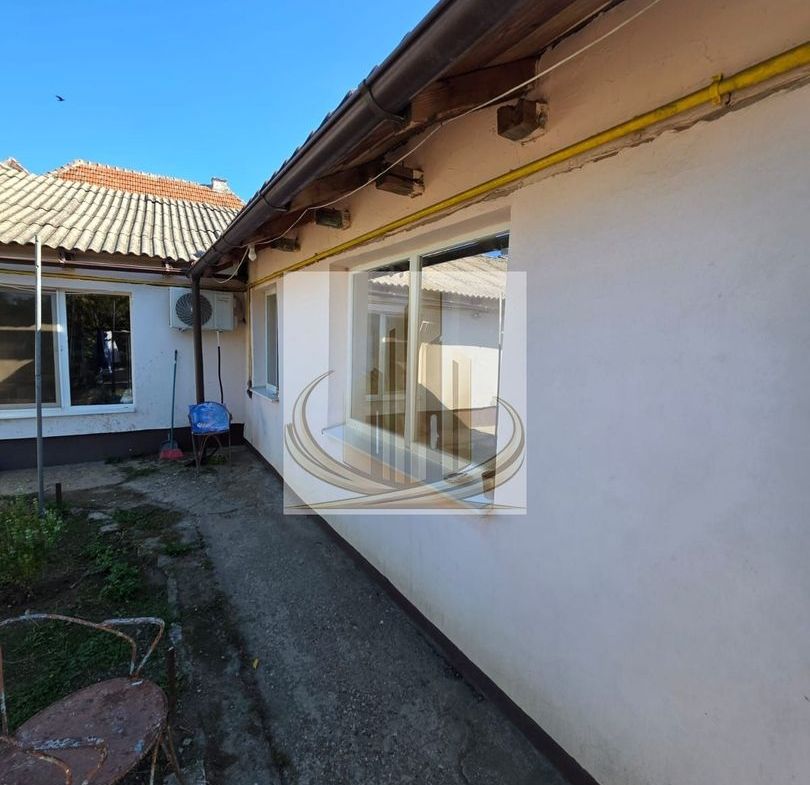 Casa de vânzare 4 camere 409mp Ronat - foto 2