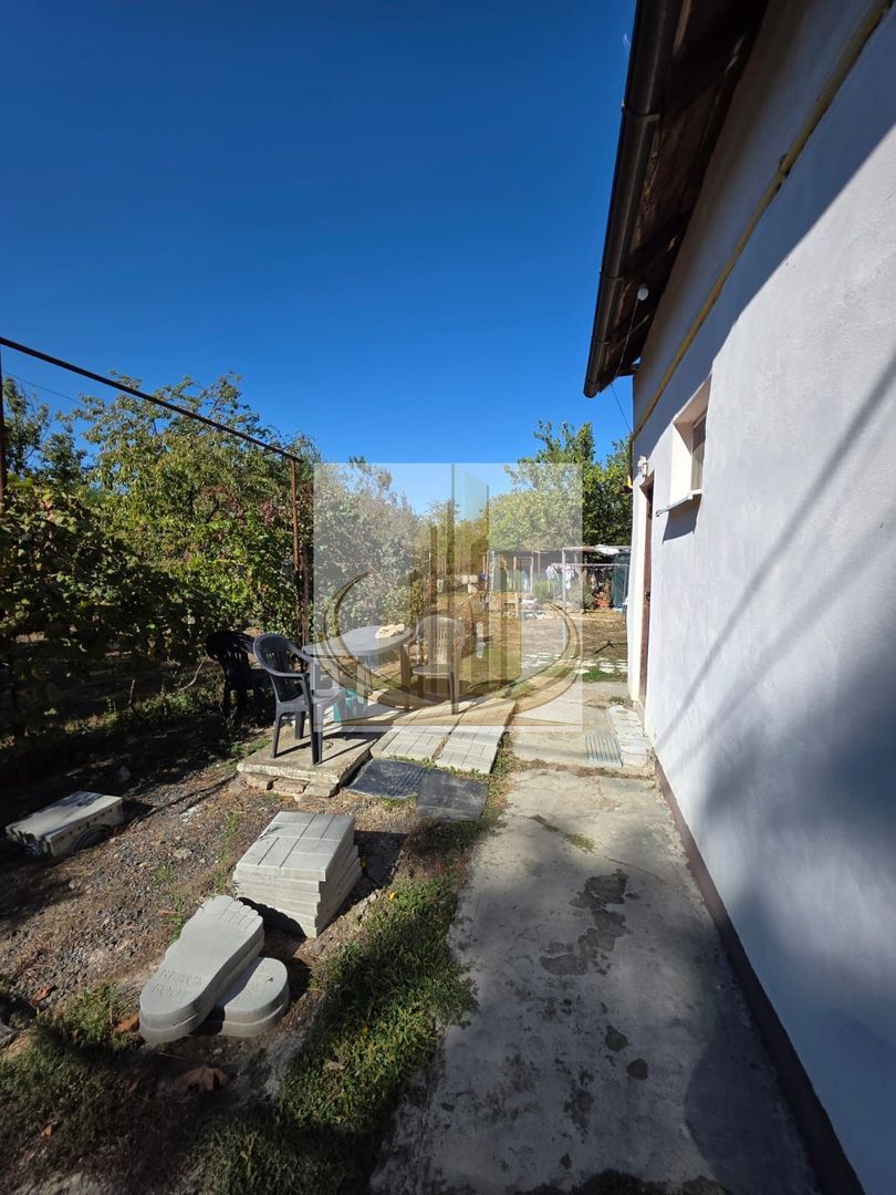 Casa de vânzare 4 camere 409mp Ronat - foto 3