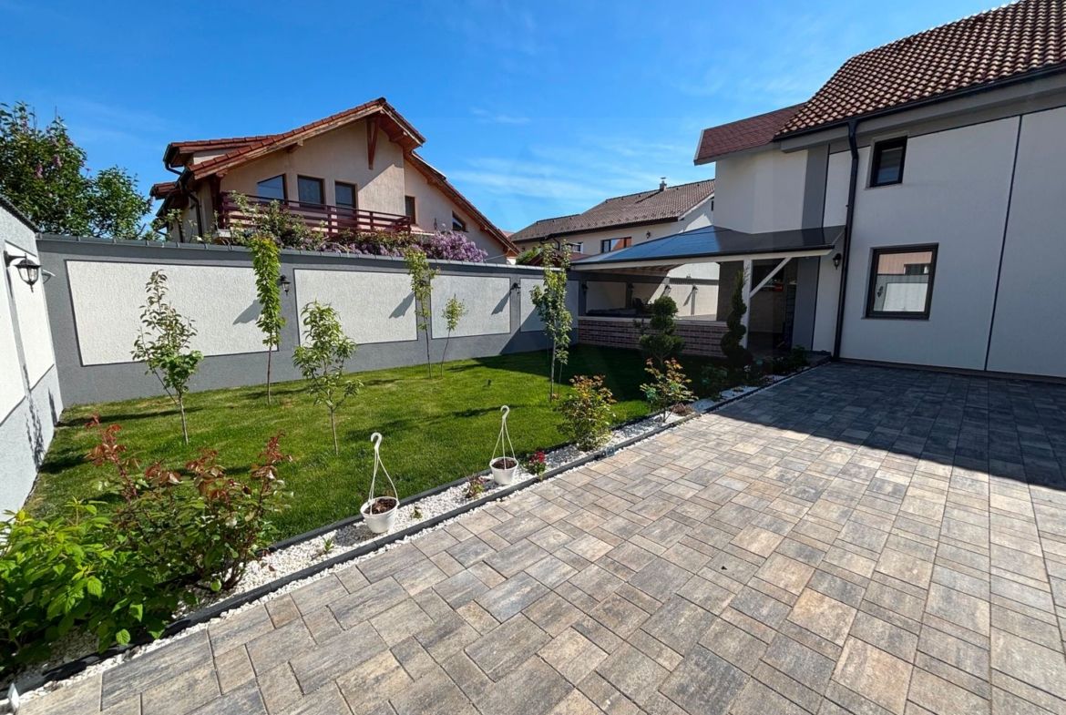Casa individuala ultrafinisata 200 mp utili si teren 462 mp  Selimbar - foto 5