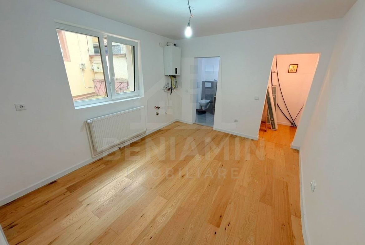 Casa renovata complet in Schei - Brasov cu Terasa Panoramica - foto 4