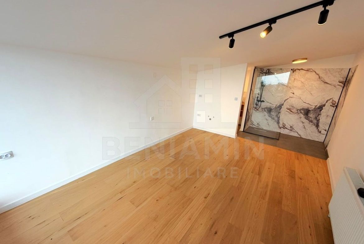Casa renovata complet in Schei - Brasov cu Terasa Panoramica - foto 6