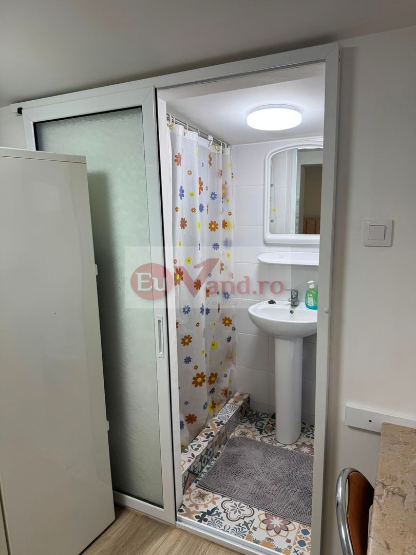 De inchiriat apartament o camera la curte, Zona General, 260 euro negoc. - foto 8
