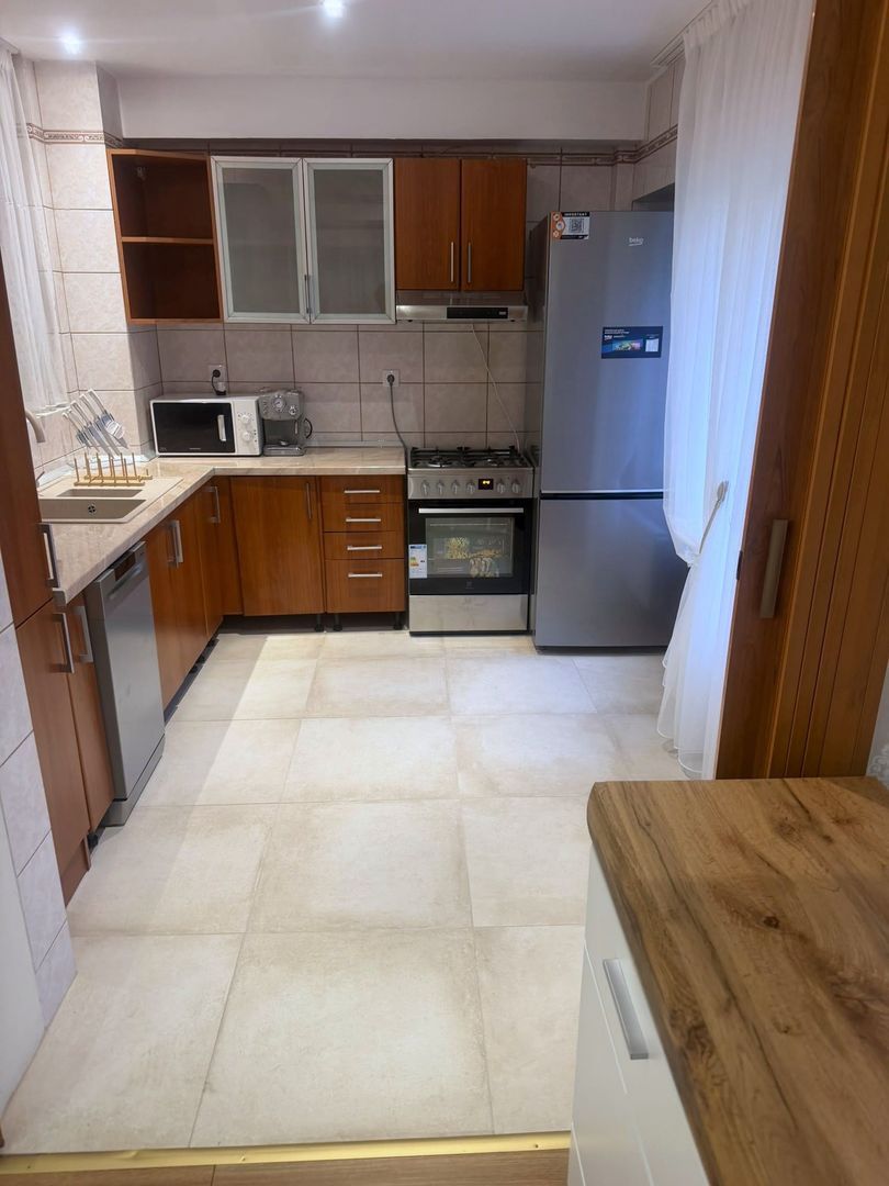Piata Floreasca apartament 4 camere de inchiriat - foto 3