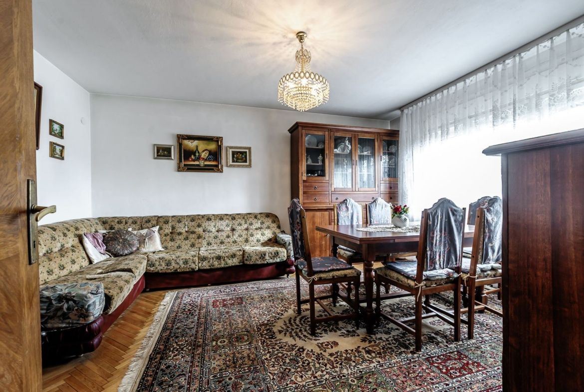Casă din cărămidă cu 8 camere – zonă liniștită, LIPOVA - foto 3