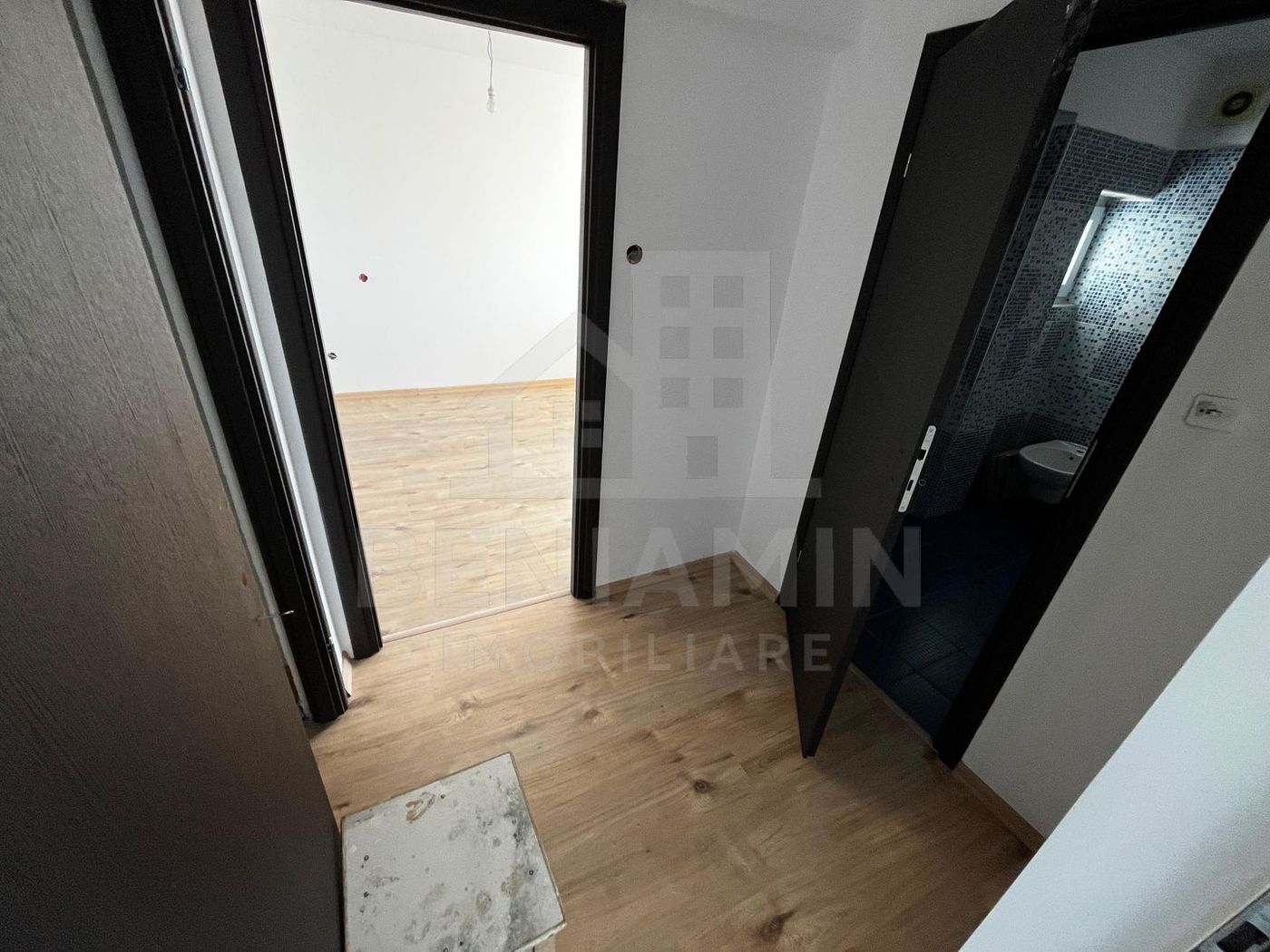 Ramada doua camere ultracentral modern 56mp balcon boxa - foto 5