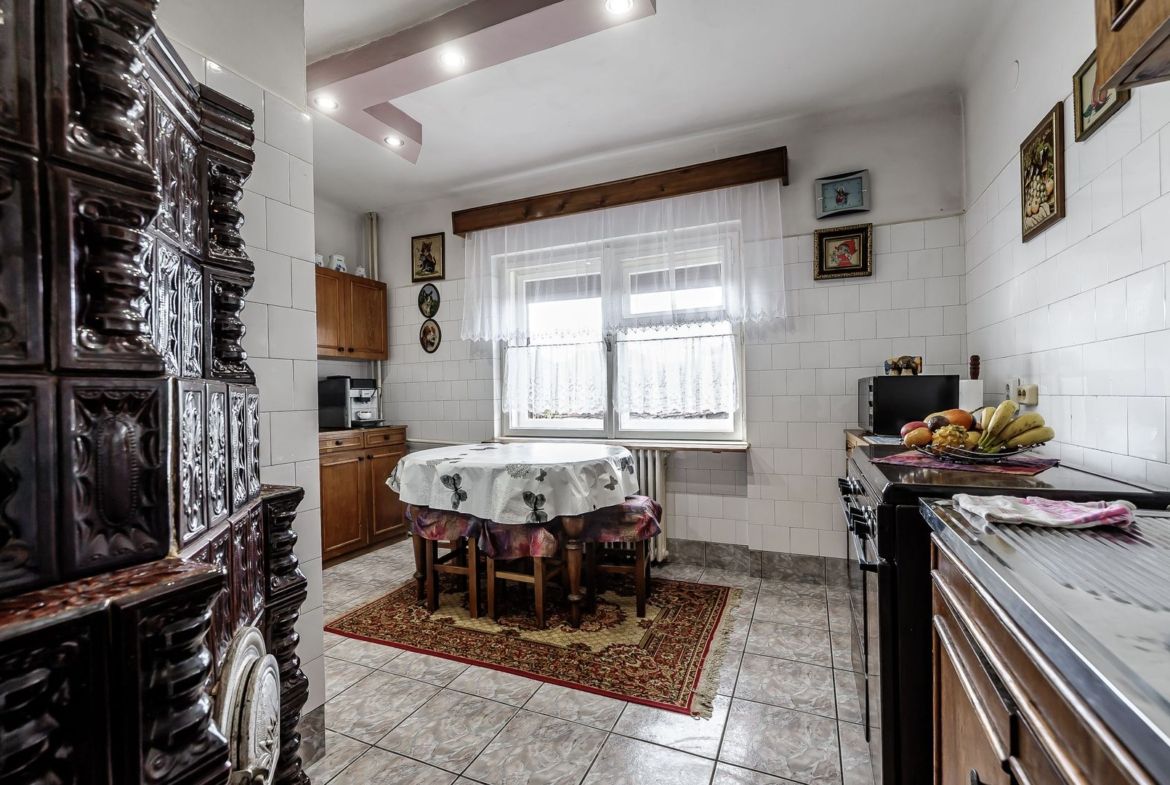 Casă din cărămidă cu 8 camere – zonă liniștită, LIPOVA - foto 5