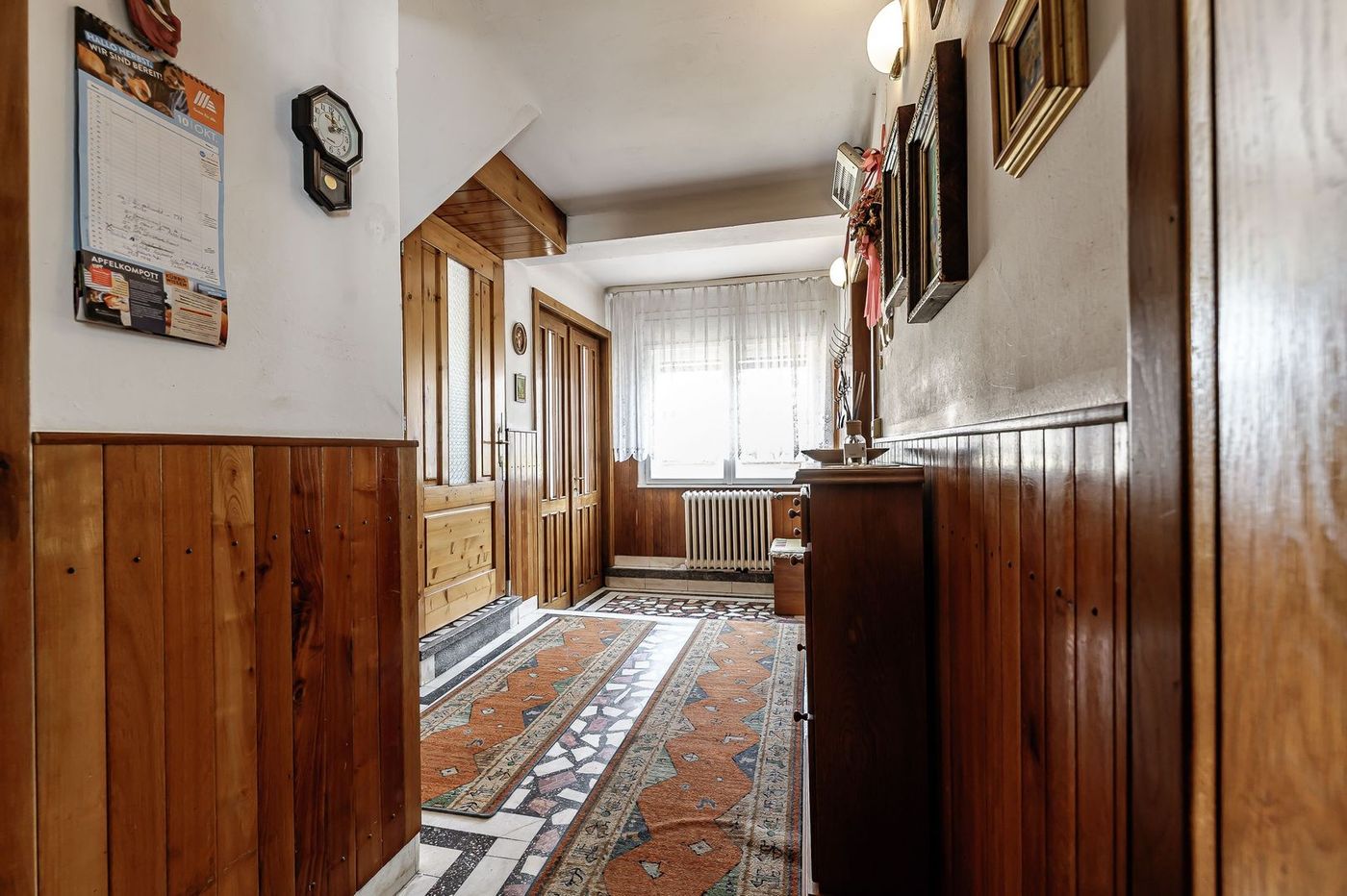 Casă din cărămidă cu 8 camere – zonă liniștită, LIPOVA - foto 6 Casă din cărămidă cu 8 camere – zonă liniștită, LIPOVA - foto 6