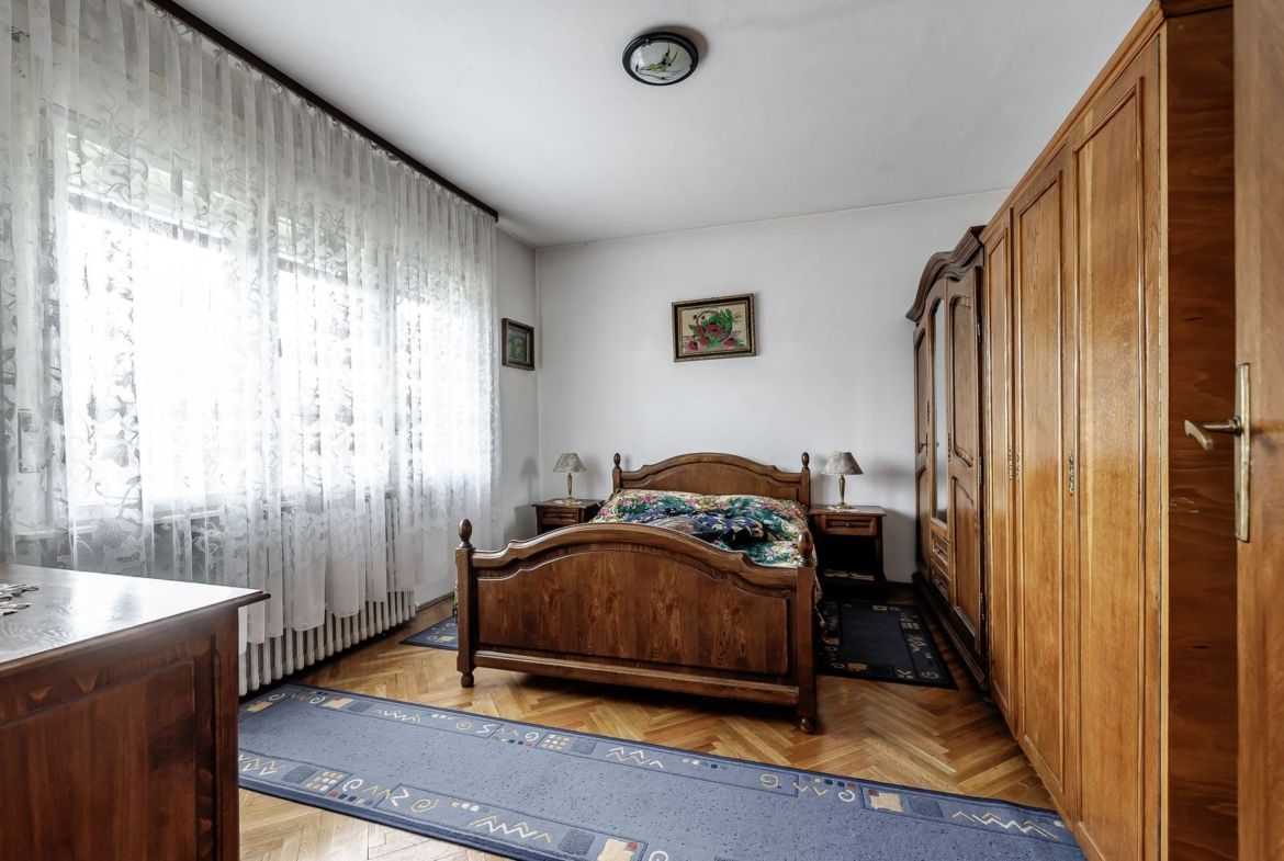 Casă din cărămidă cu 8 camere – zonă liniștită, LIPOVA - foto 8