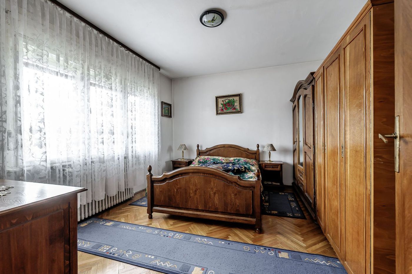 Casă din cărămidă cu 8 camere – zonă liniștită, LIPOVA - foto 8 Casă din cărămidă cu 8 camere – zonă liniștită, LIPOVA - foto 8