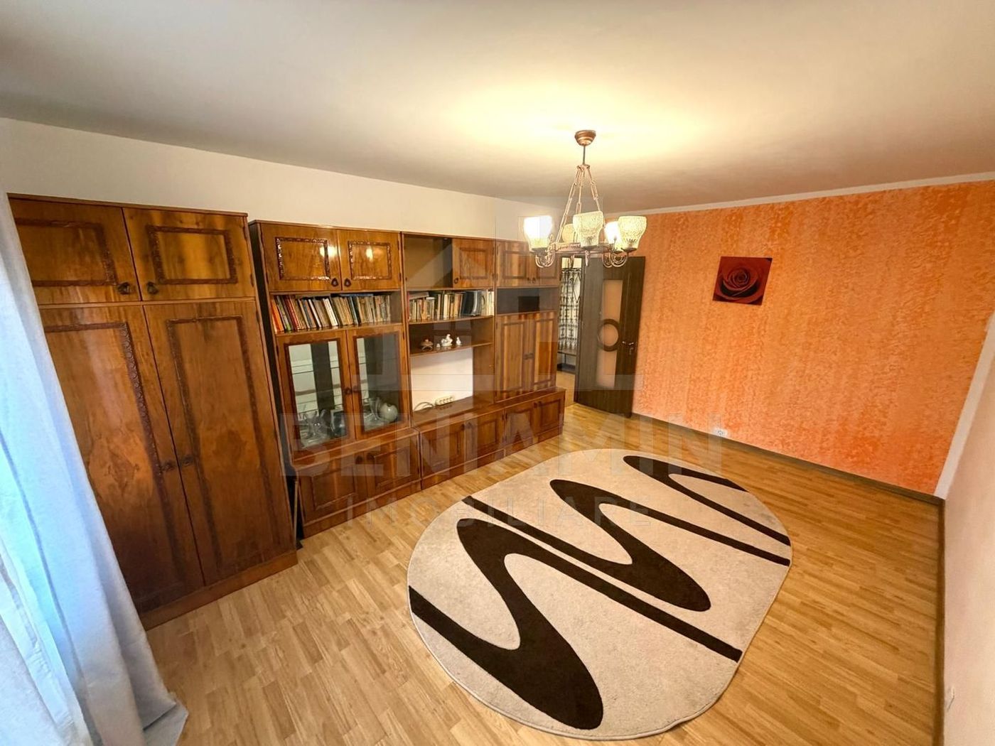 3 Camere-72mp-Decomandat-2Bai-Etaj3-Centrala Termica-Rovine-Posta - Imagine principala