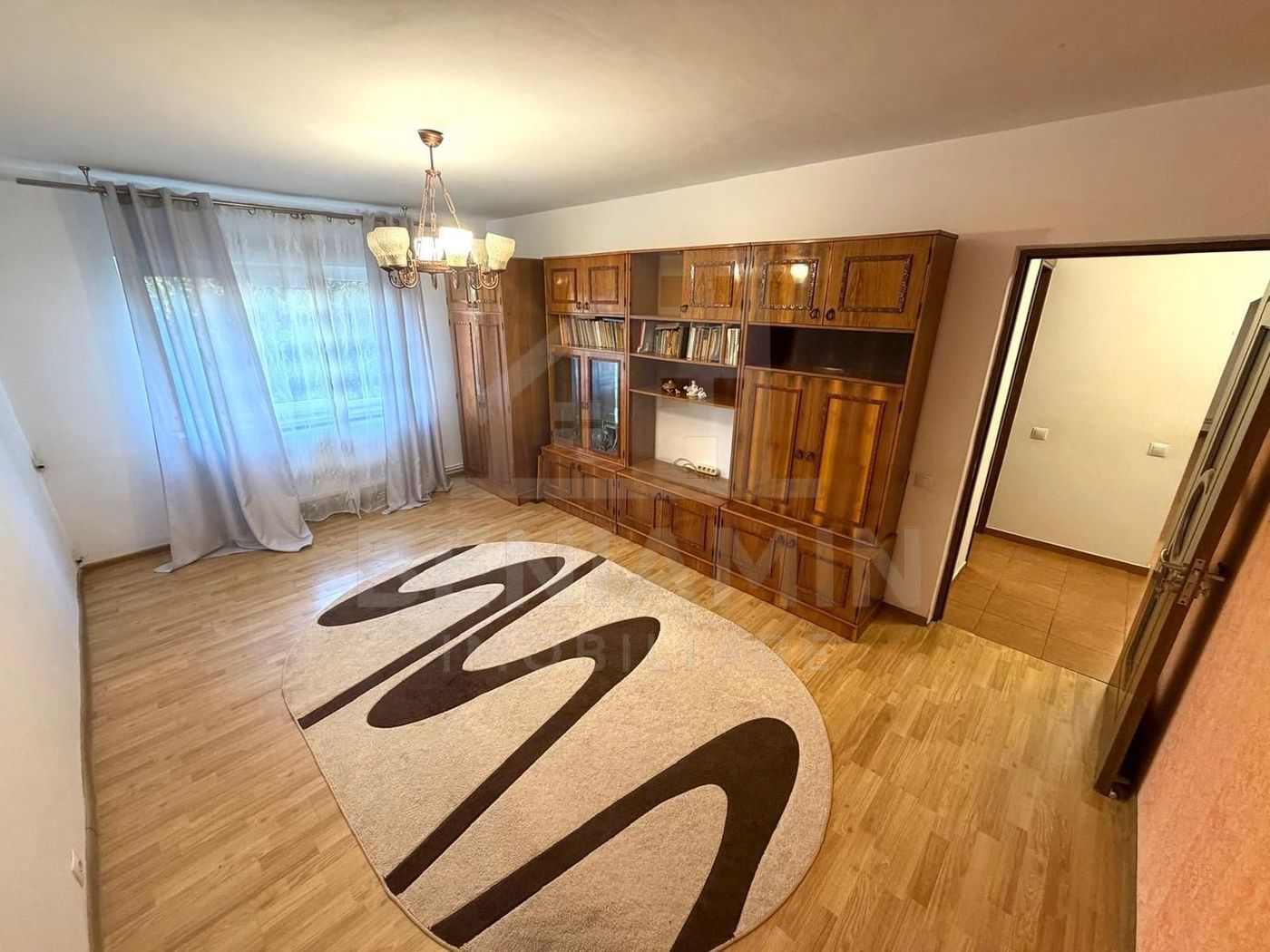3 Camere-72mp-Decomandat-2Bai-Etaj3-Centrala Termica-Rovine-Posta - foto 2