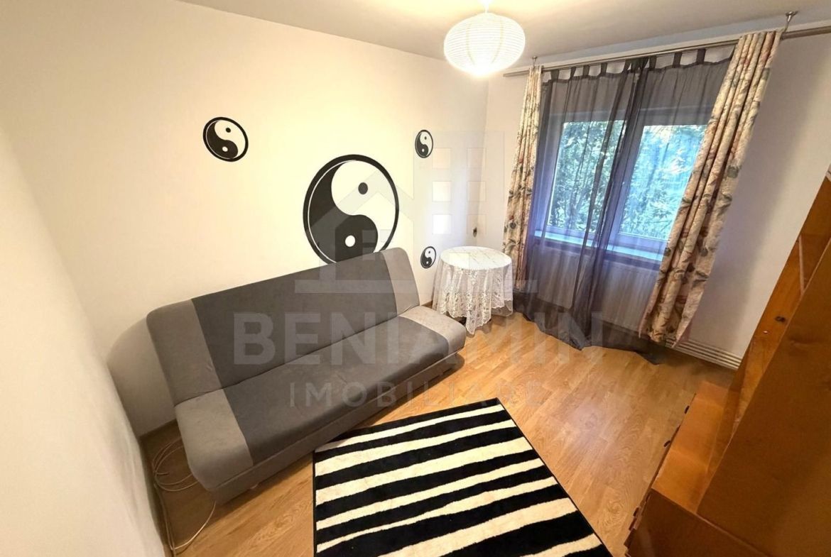 3 Camere-72mp-Decomandat-2Bai-Etaj3-Centrala Termica-Rovine-Posta - foto 3