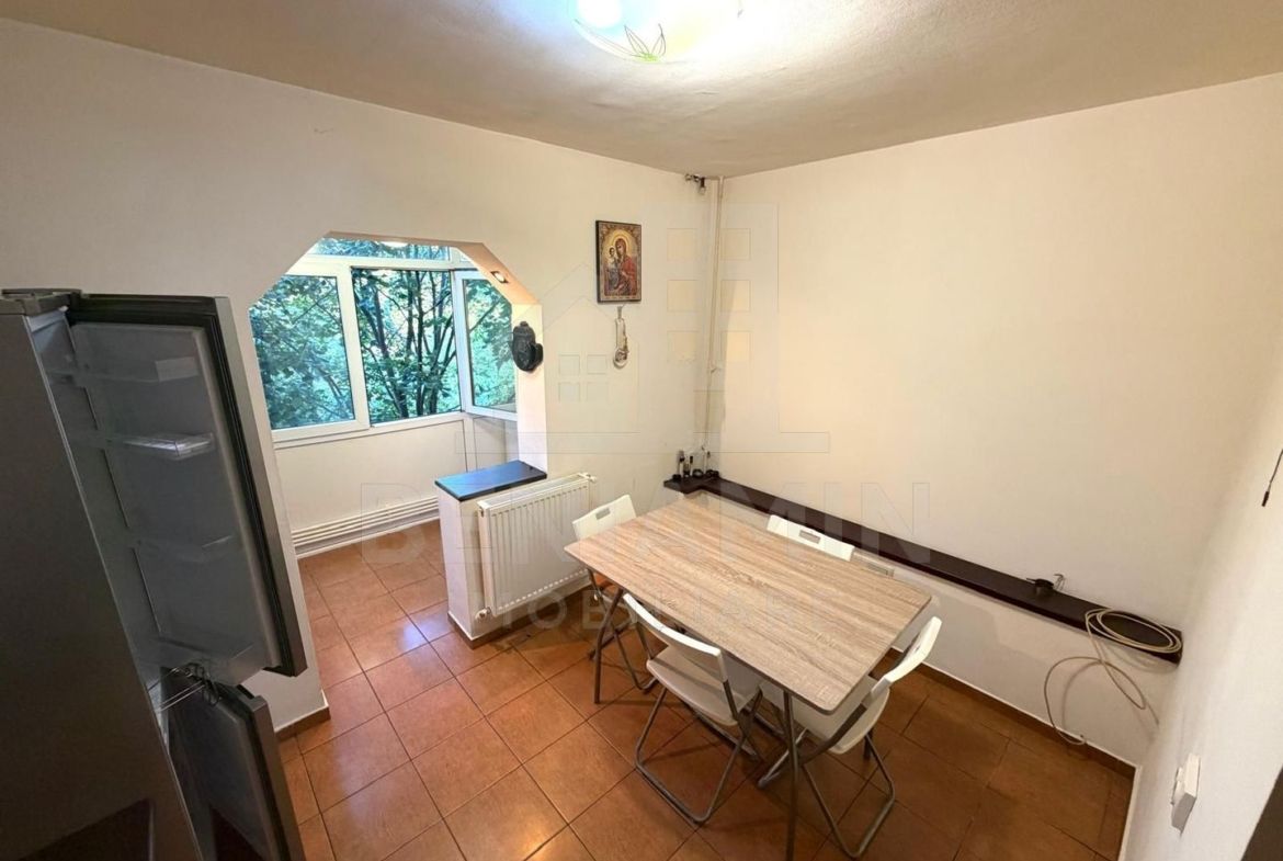 3 Camere-72mp-Decomandat-2Bai-Etaj3-Centrala Termica-Rovine-Posta - foto 5