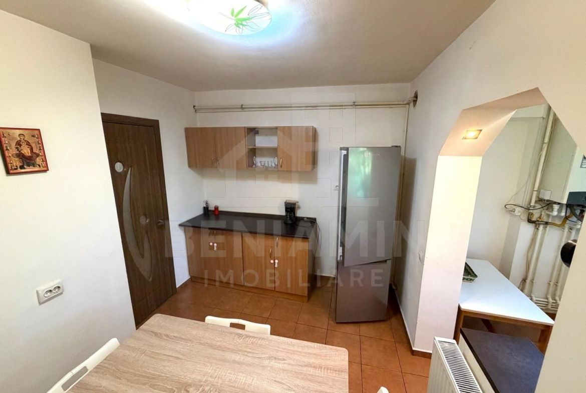 3 Camere-72mp-Decomandat-2Bai-Etaj3-Centrala Termica-Rovine-Posta - foto 6