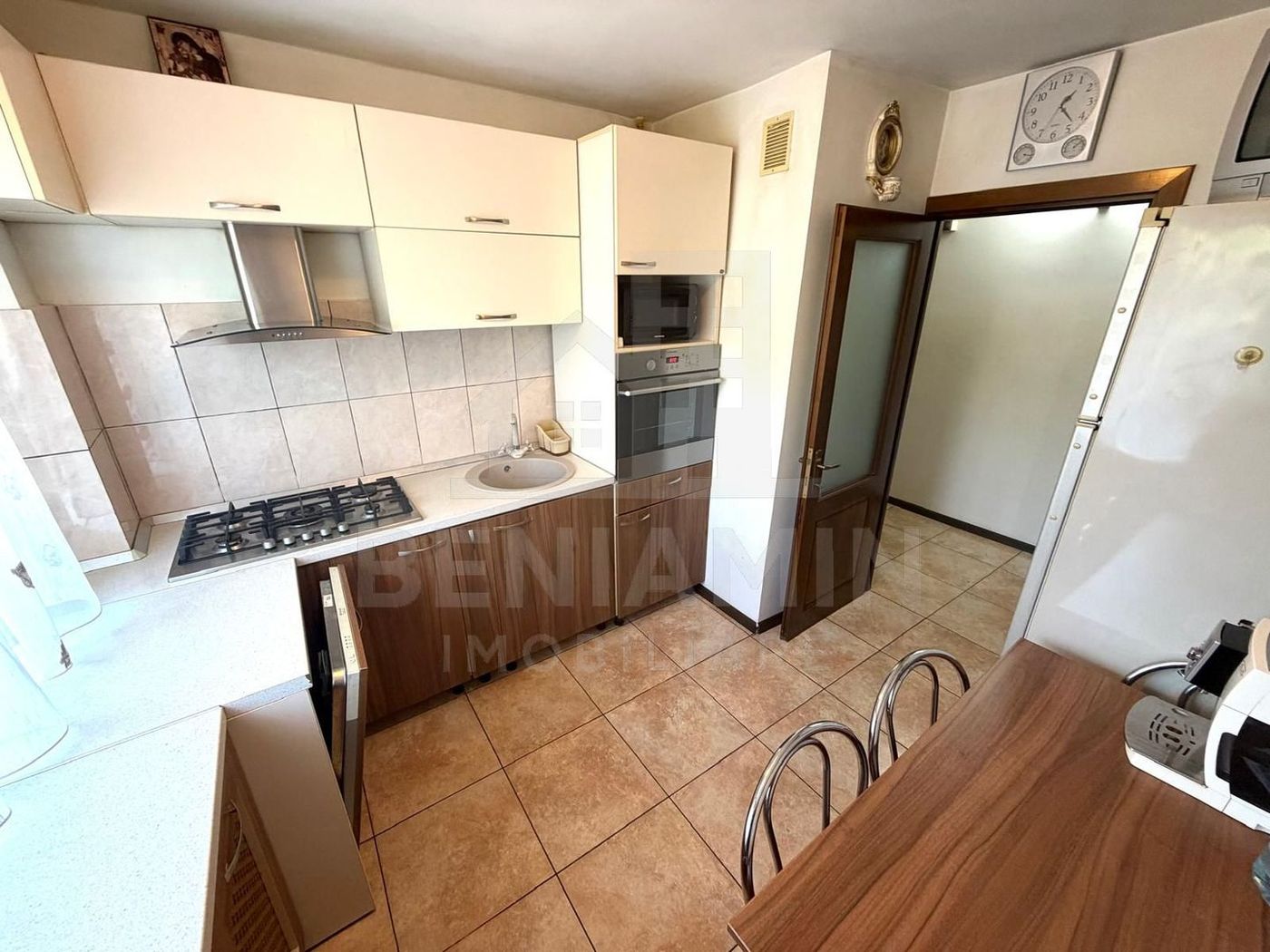 Apartament 3 camere Rovine Profi Etaj 1 66mp teava de gaze - foto 3
