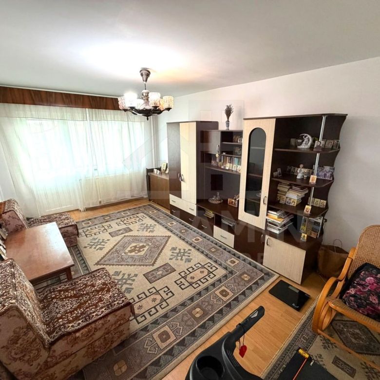 3 camere decomandat etaj 2 - Ciuperca - 74mp - centrala termica - Imagine principala