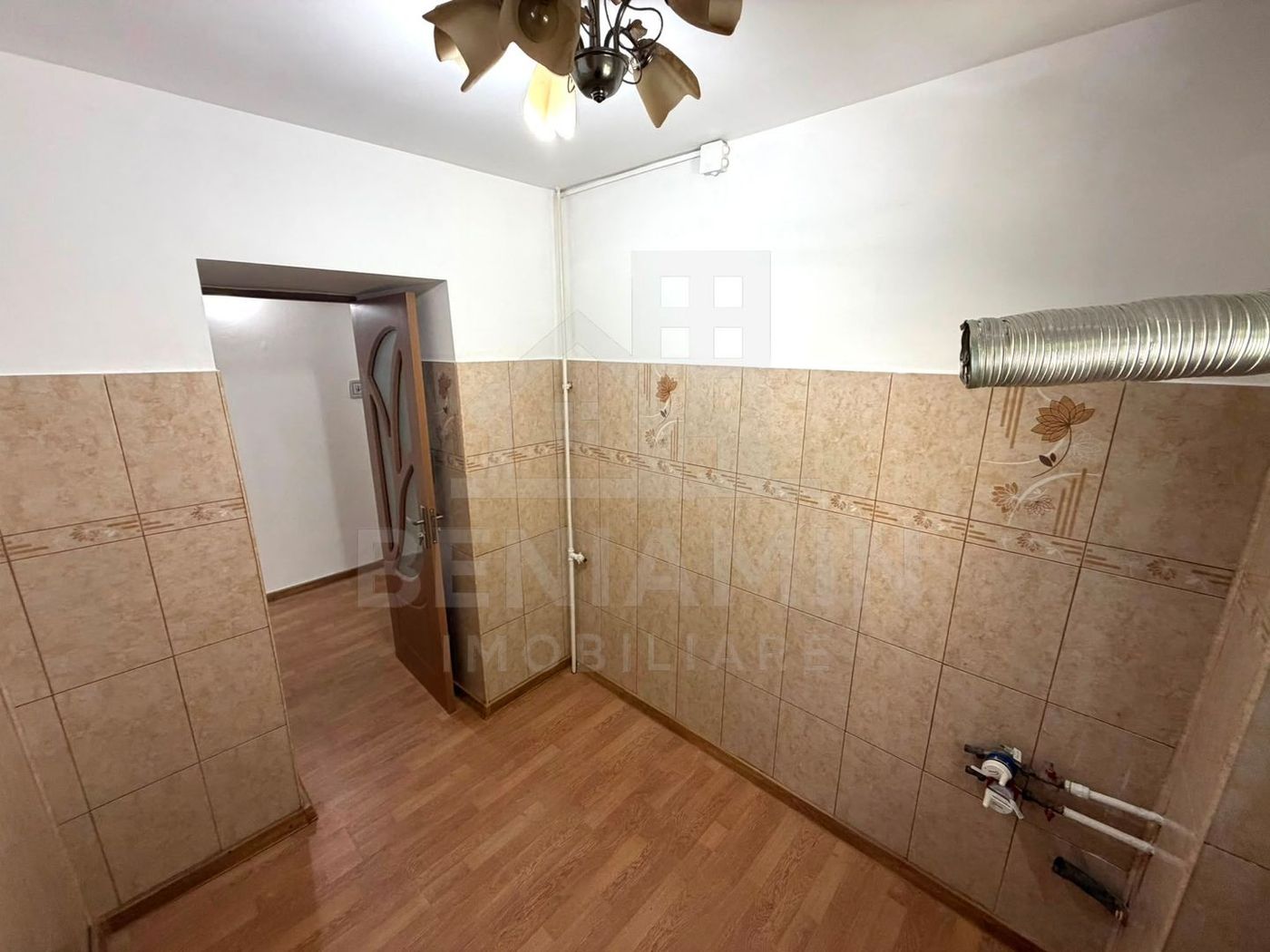 Apartament 2 camere etaj 1 cu teava de gaze 41mp Craiovita - foto 5