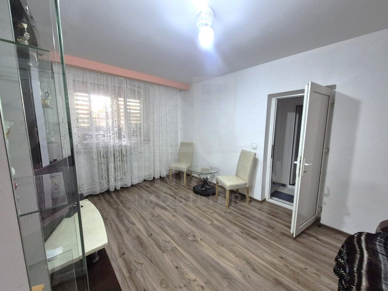 2 Camere- 47mp-Renovat-Zona Calea Bucuresti -Bibiloteca Universitatii - foto 2