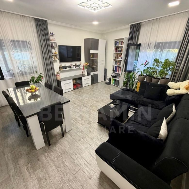 Apartament decomandat deosebit 3 camere 2 bai bloc 2020 cu parcare - Imagine principala
