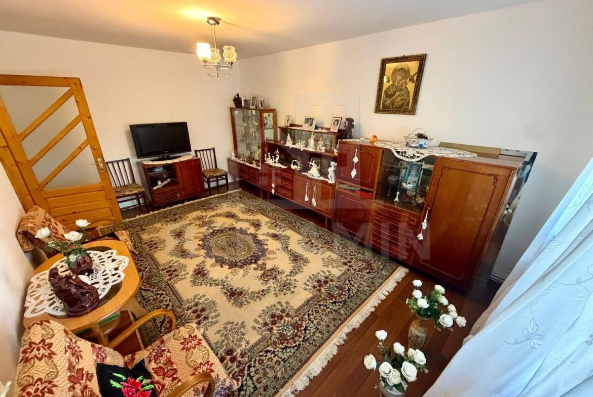 4 camere decomandate - Craiovita Noua - etaj 2 cu 2 bai - bloc 1982 - - foto 2