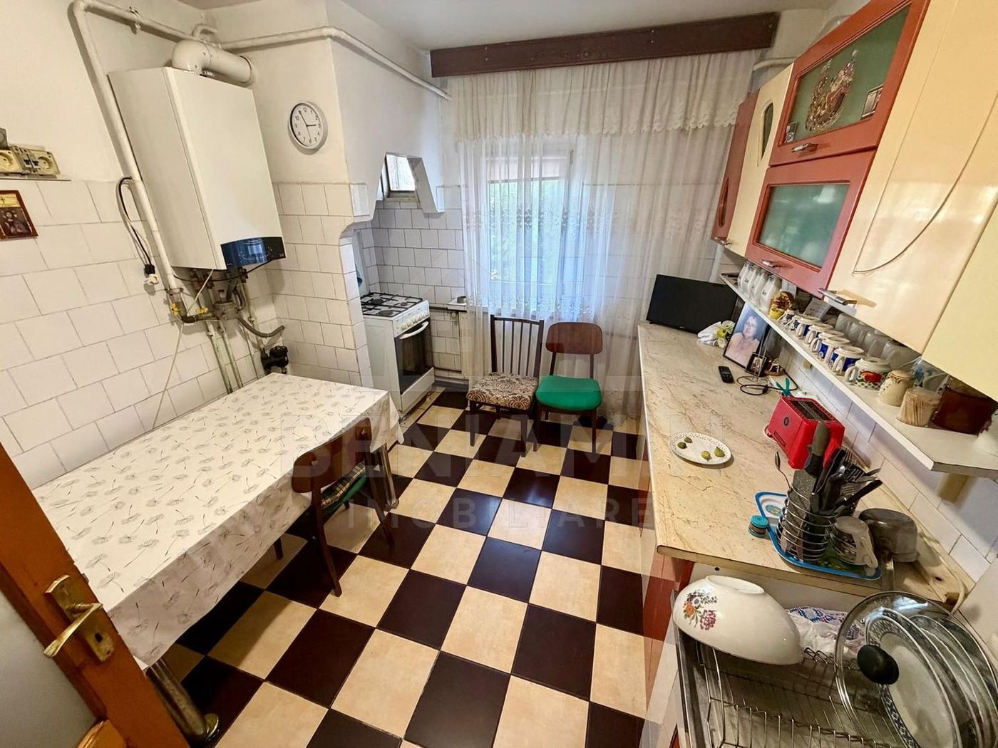 4 camere decomandate - Craiovita Noua - etaj 2 cu 2 bai - bloc 1982 - - foto 4