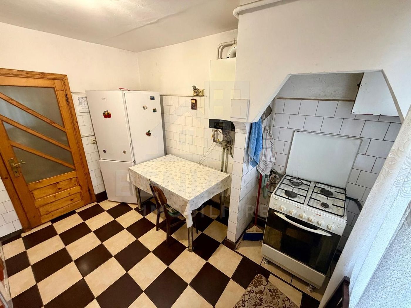 4 camere decomandate - Craiovita Noua - etaj 2 cu 2 bai - bloc 1982 - - foto 5