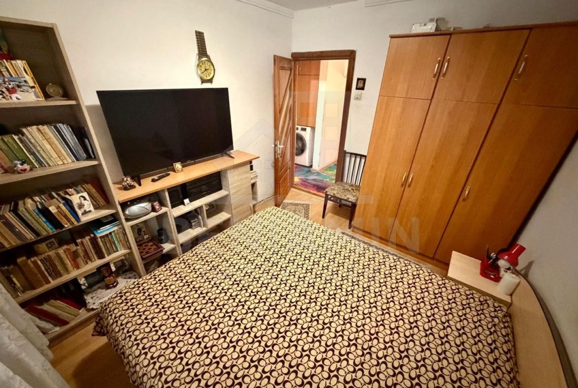 4 camere decomandate - Craiovita Noua - etaj 2 cu 2 bai - bloc 1982 - - foto 7