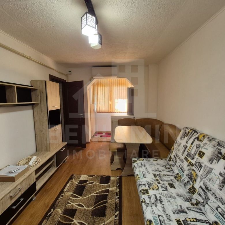 3Camere-50mp-Etaj3- Centrala Termica-50mp-Aer Conditionat-Cv9-Materna - Imagine principala