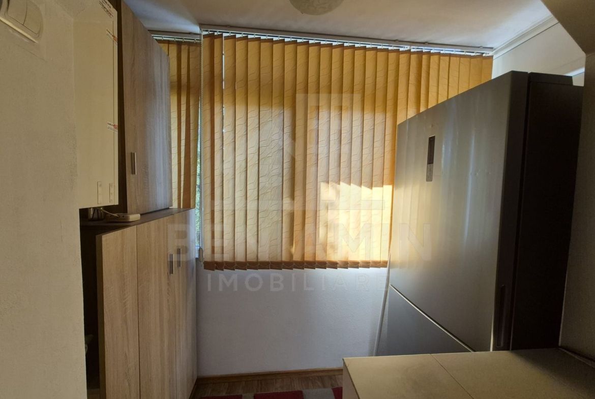 3Camere-50mp-Etaj3- Centrala Termica-50mp-Aer Conditionat-Cv9-Materna - foto 4