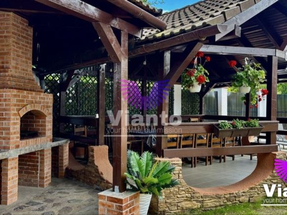 Casă de vânzare cu piscina in Tocile – Sadu | Zonă superbă - Imagine principala