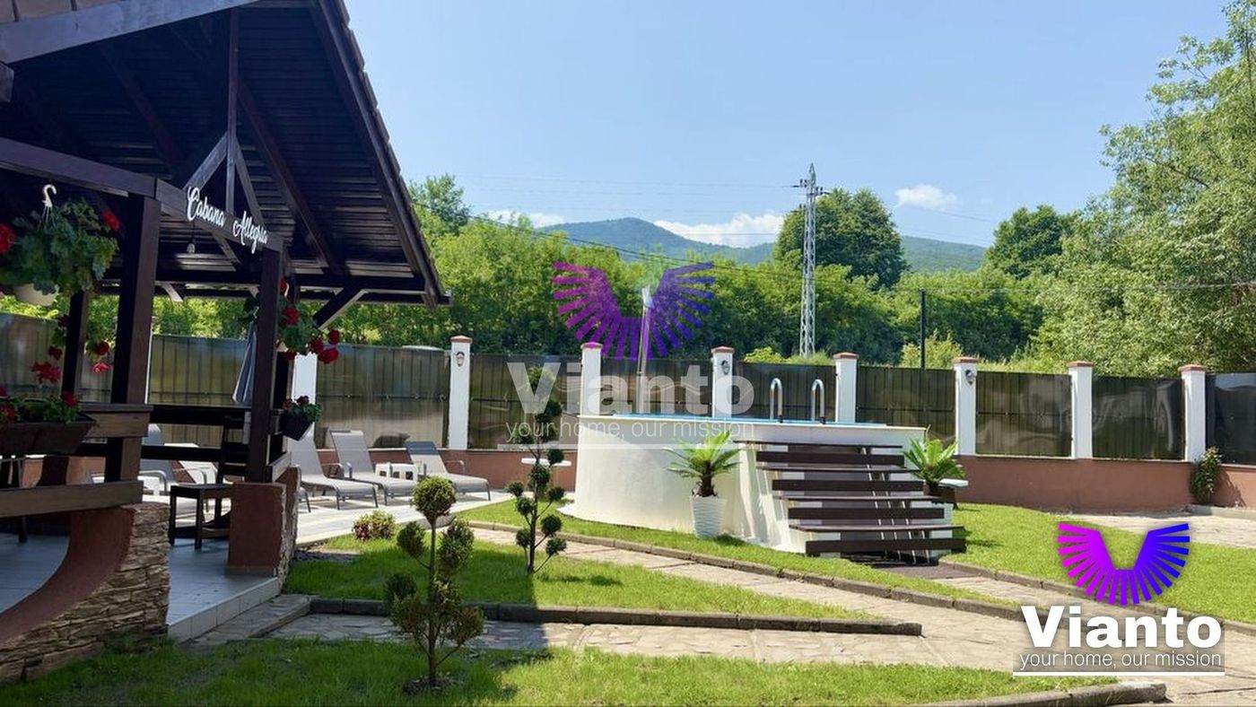 Casă de vânzare cu piscina in Tocile – Sadu | Zonă superbă - foto 2