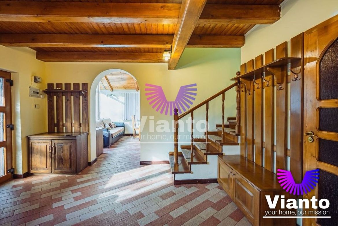 Casă de vânzare cu piscina in Tocile – Sadu | Zonă superbă - foto 8