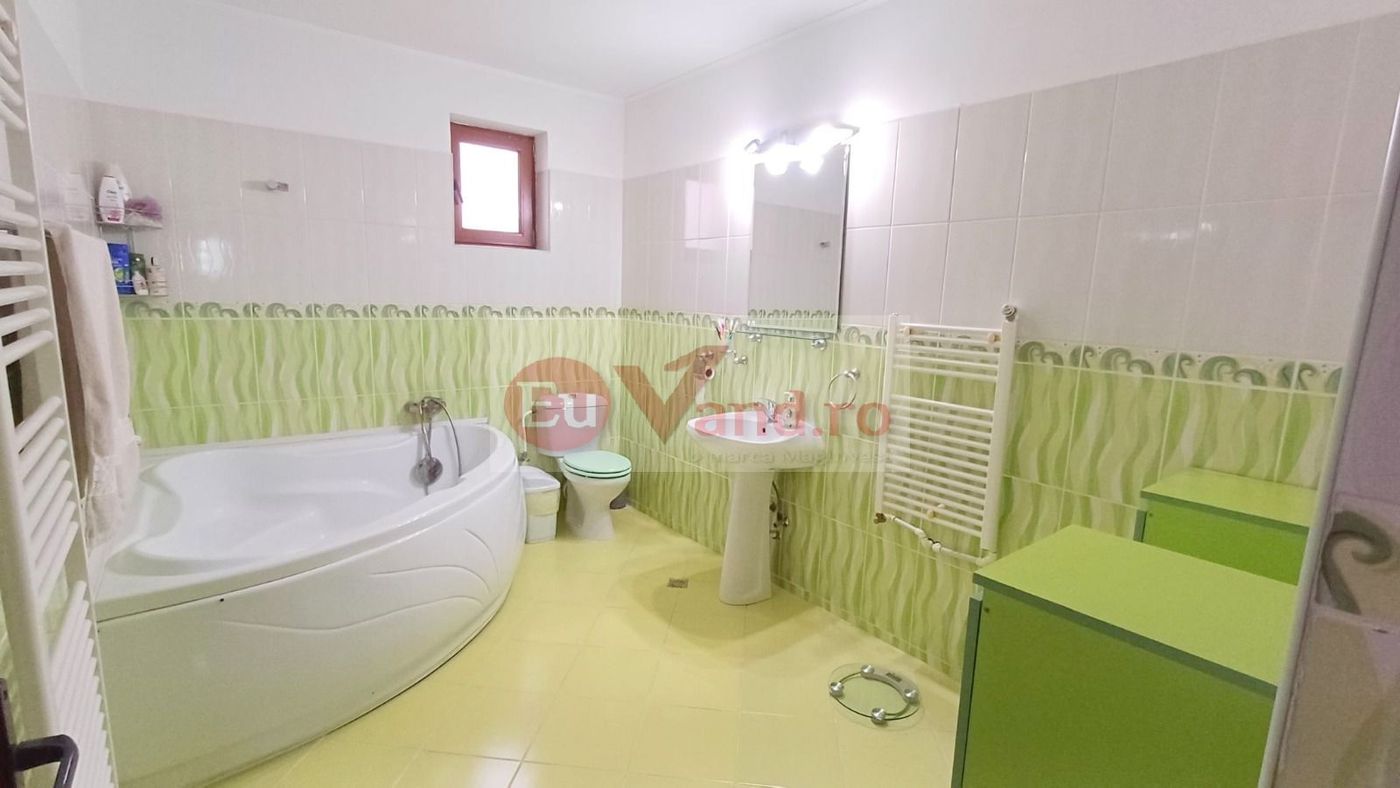 Vila P+1+M, 6 camere, Micro 16, 303 mp utili, teren 406 mp – 272.000 Euro - foto 2
