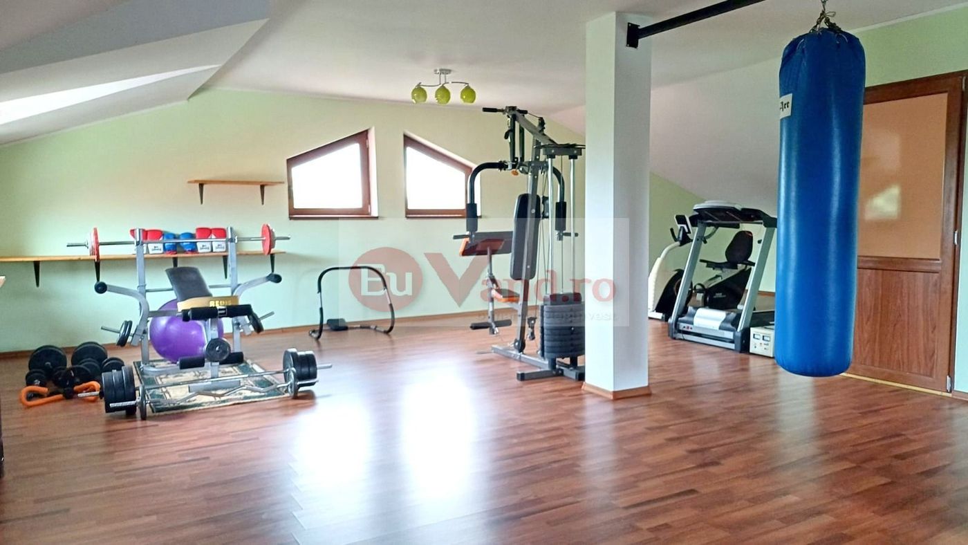 Vila P+1+M, 6 camere, Micro 16, 303 mp utili, teren 406 mp – 272.000 Euro - foto 4