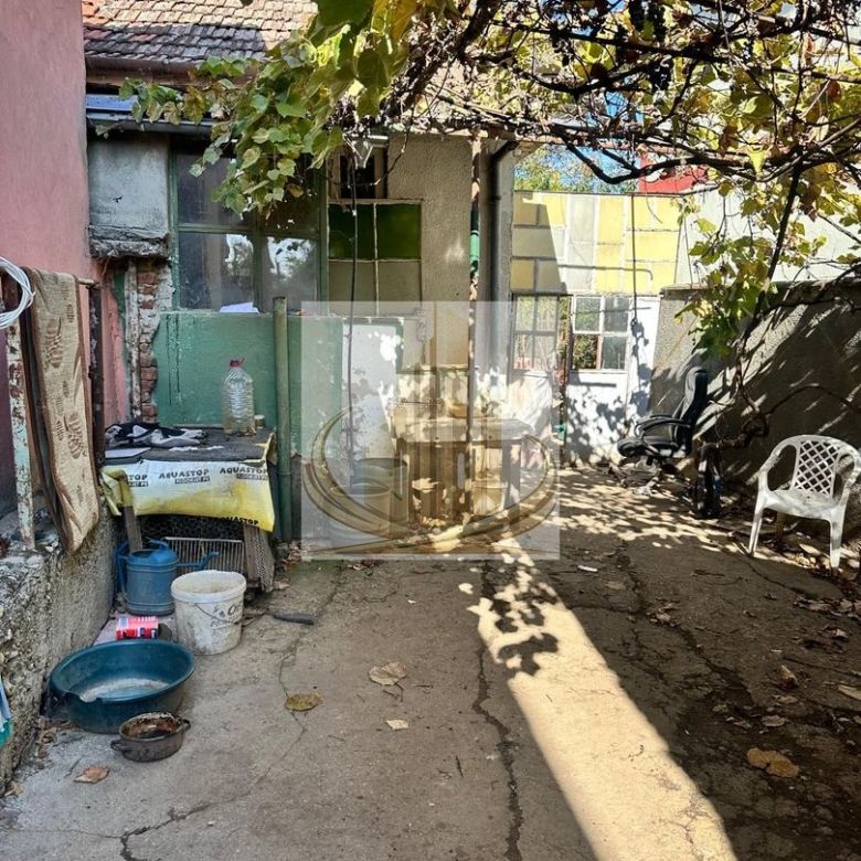 Casă individuală Plopi, 60 mp utili, teren 477 mp, necesită renovare - Imagine principala