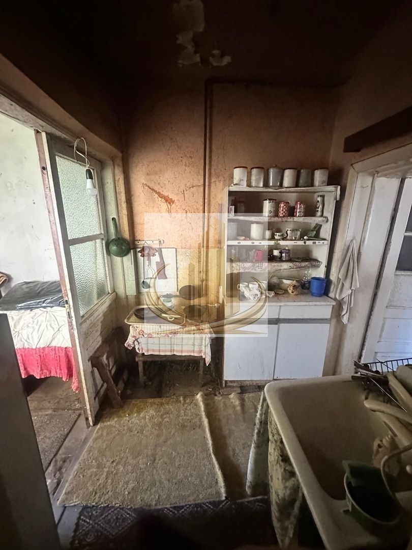 Casă individuală Plopi, 60 mp utili, teren 477 mp, necesită renovare - foto 3 Casă individuală Plopi, 60 mp utili, teren 477 mp, necesită renovare - foto 3