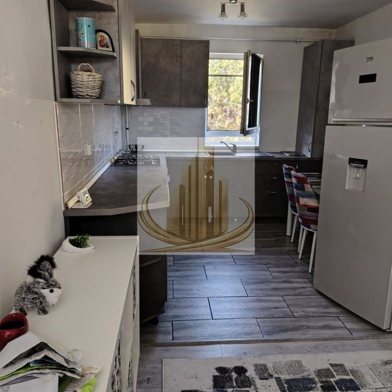 Casă  Plopi, 3 camere, 68 mp utili, teren 105 mp, mobilată și utilată - Imagine principala