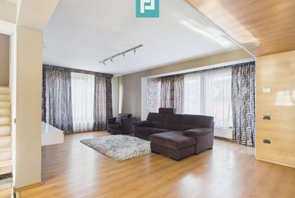 Casă de vânzare- 490 mp in Grigorescu /Oradea - foto 3