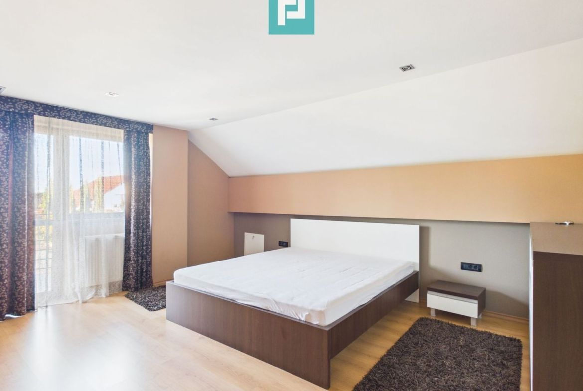 Casă de vânzare- 490 mp in Grigorescu /Oradea - foto 7