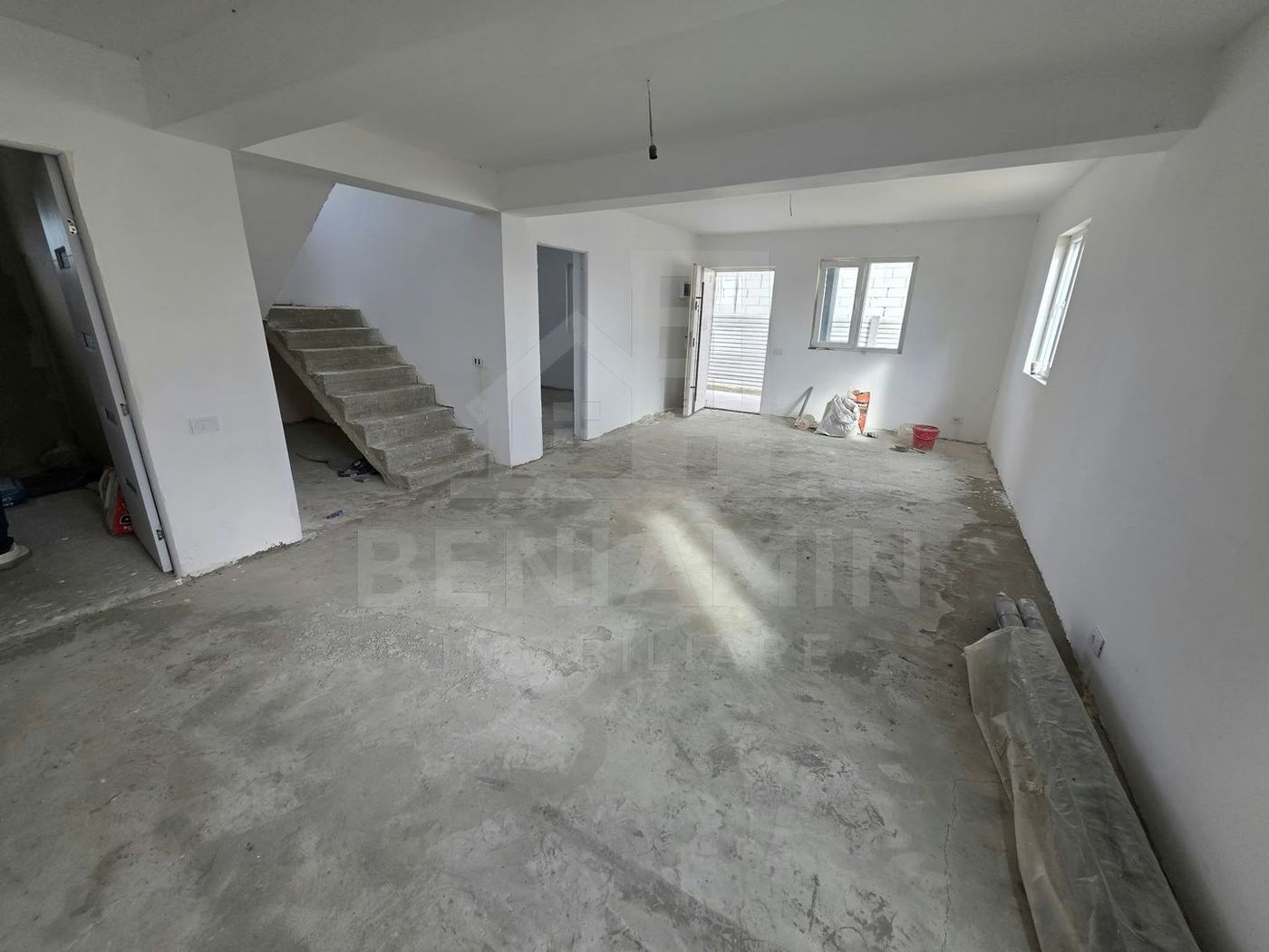 De vanzare Casa / Vila moderna cu 5 camere in zona Metro 346mp - foto 2