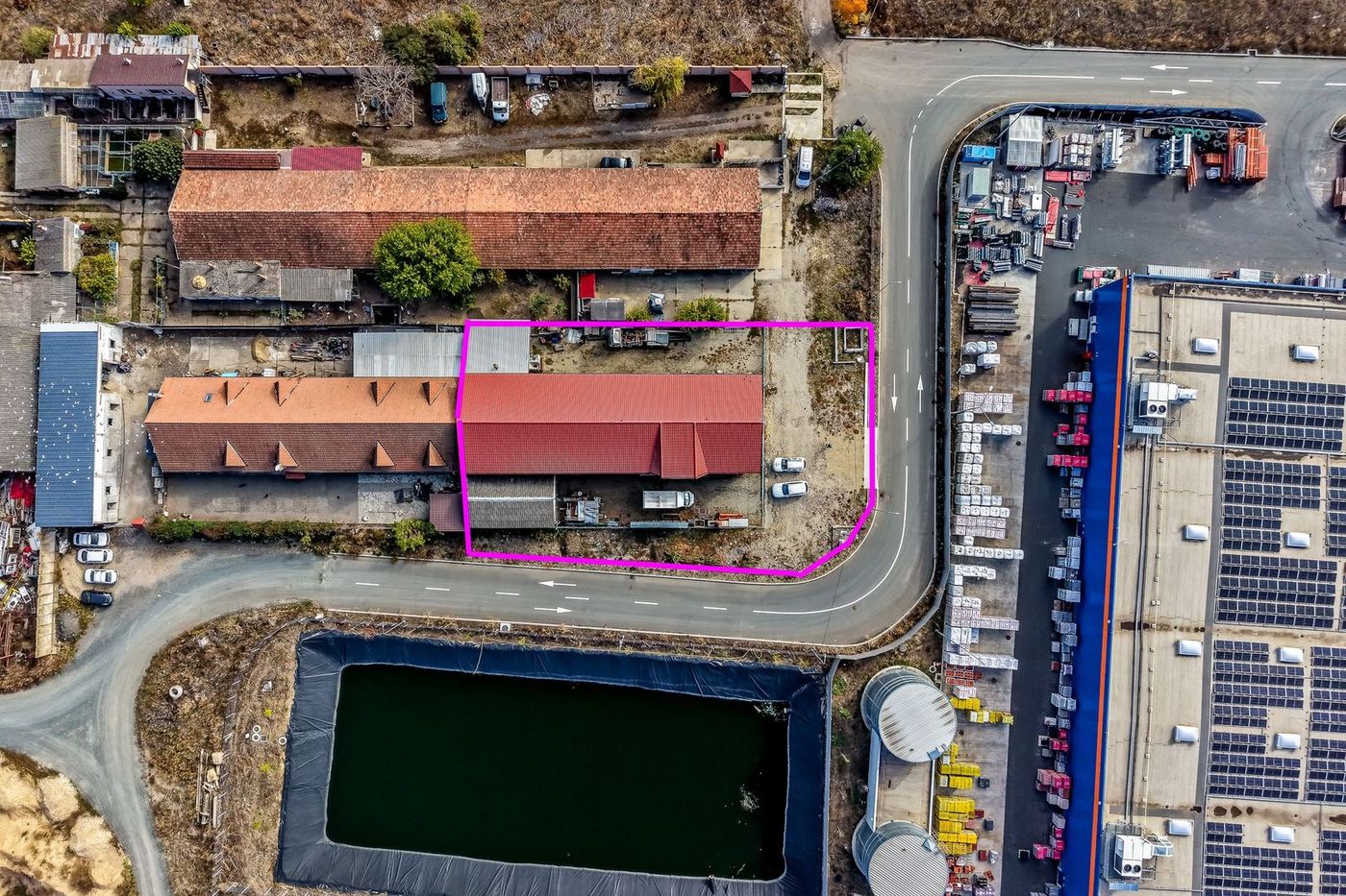 Hală industrială lângă DEDEMAN, teren 1337 mp si construcție de 814 mp - foto 2