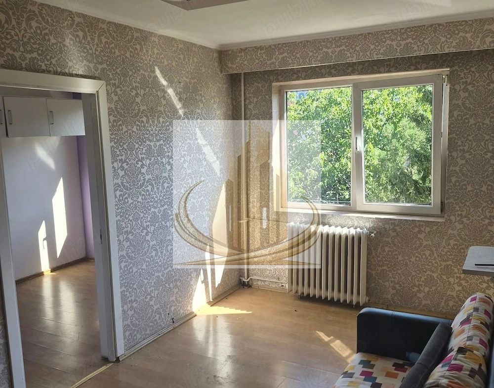 Apartament 3 camere, 40 mp utili, etaj 4/4, acoperiș, zona Șagului - foto 3