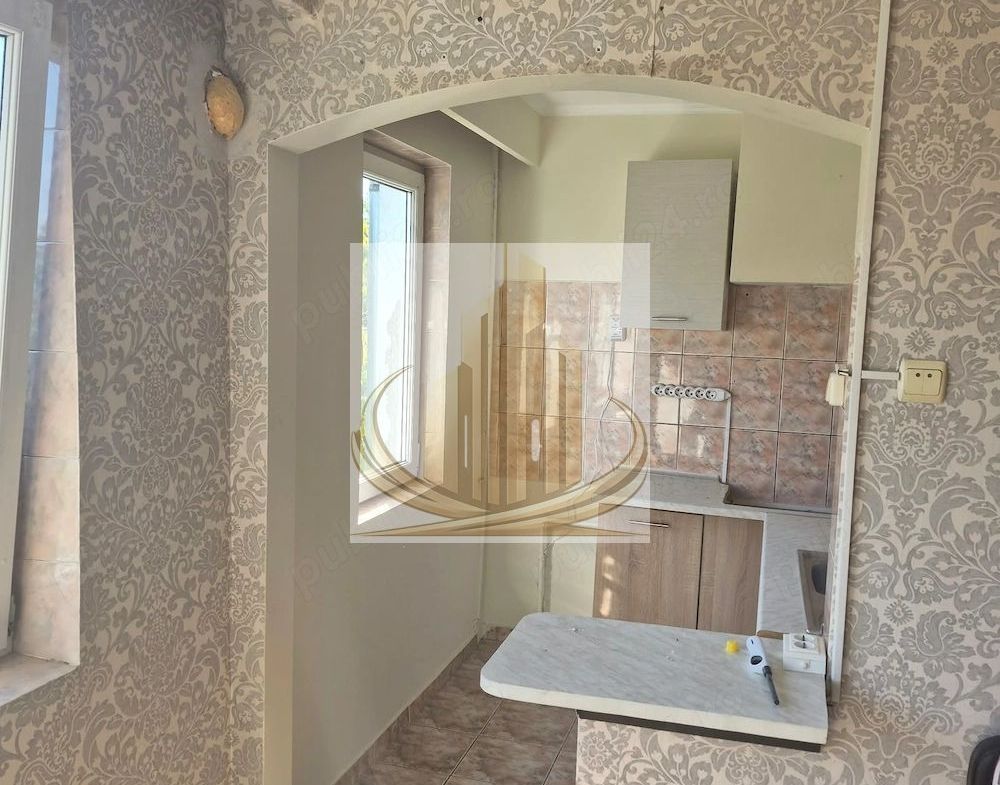 Apartament 3 camere, 40 mp utili, etaj 4/4, acoperiș, zona Șagului - foto 7